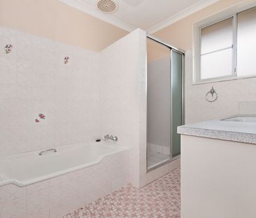 FAMILY HOME IN QUIET CUL-DE-SAC - Photo 5