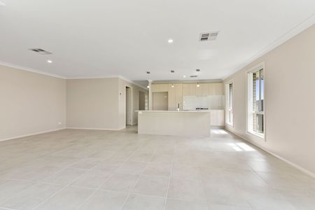 Pefect Family Home - Photo 2