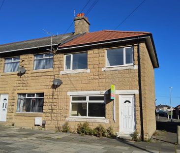 3 bedroom end of terrace house to rent - Photo 2