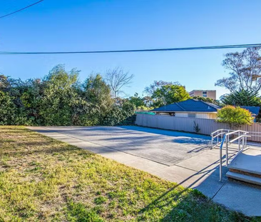 Convenient Living in a Quiet Garran Street! - Photo 6