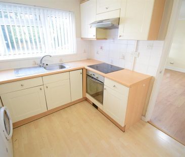 2 bedroom ground floor flat to rent - Photo 5