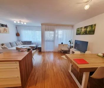 Wohnen im Grünen in Stammersdorf | 3 Zimmer | 2 Loggien | Garage | Aufzug inkl. Heizung und Garage - Photo 2