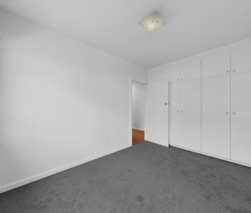 3/125 Glen Huntly Road, Elwood VIC 3184 - Apartment For Rent | Domain - Photo 3