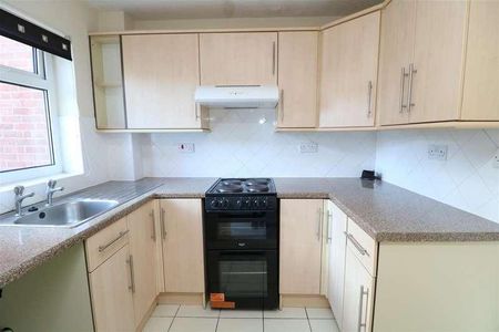 Summerdown Court, White Horse Way, Westbury, BA13 - Photo 4