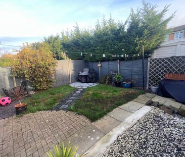 3 bedroom semi-detached house to rent - Photo 2