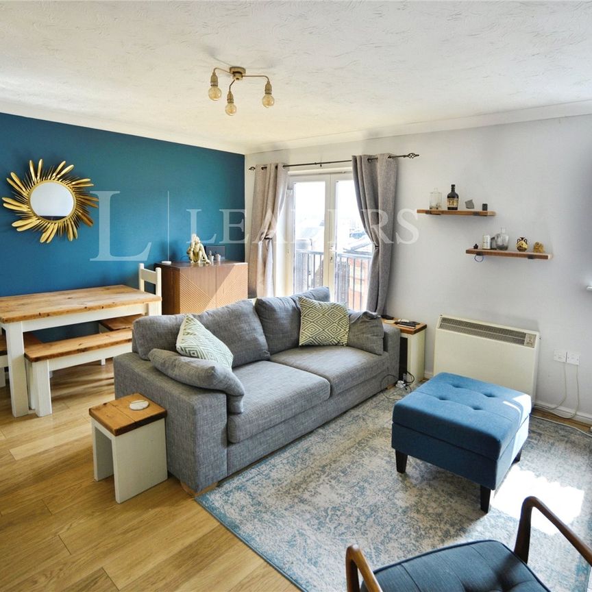 2 bedroom apartment to rent Wells Street, Chelmsford, Essex, CM1 - Photo 1