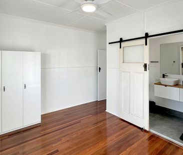 Renovated 3 Bedroom Home with All the Comforts - Photo 1