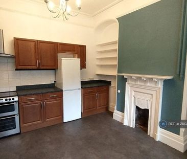 2 bedroom semi-detached house to rent - Photo 6