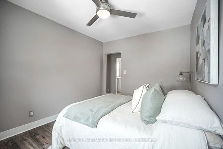 For Lease - 6 Thirty First Street Unit# UPPER, Toronto, Ontario - Photo 5