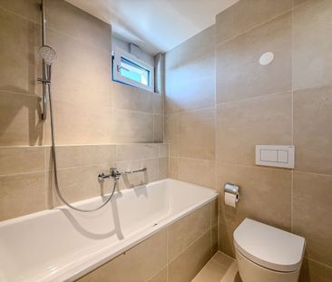 AVEC CLIMATISATION INTEGREE - Grand 4.5 pièces de 130m² PPE - Terra... - Photo 3