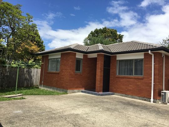 Ready to move in - Little gem with good privacy - Photo 1