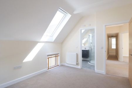 4 bedroom detached house to rent - Photo 3
