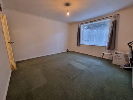 2 bedroom ground floor flat to rent - Photo 2