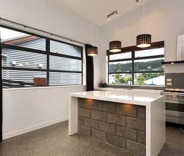 Stylish 3-Bedroom Home in Peaceful CBD-Edge Cul-de - Photo 2