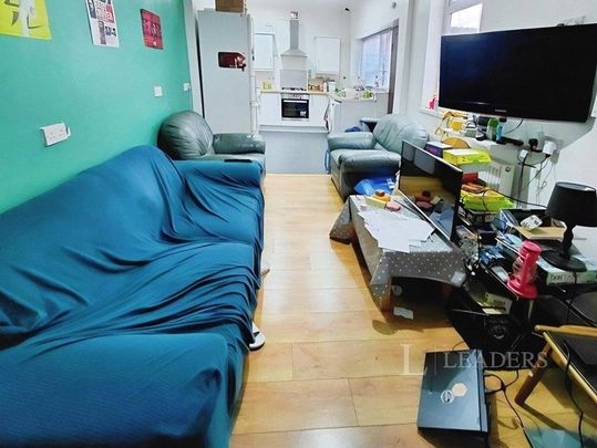 6 bedroom terraced house to rent - Photo 1