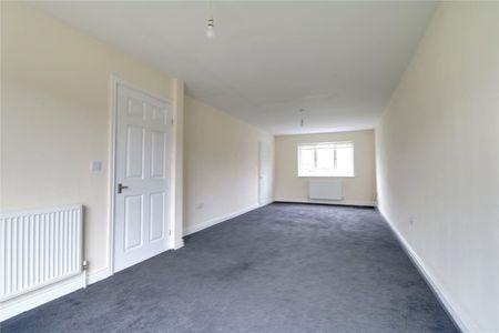 Far Ings Road, Barton-upon-Humber, Lincolnshire, DN18 5AZ - Photo 2