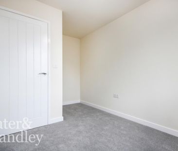 3 bedroom end of terrace house to rent - Photo 5