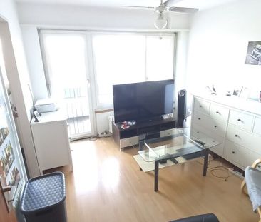 Renovated bright simple apartment with balcony - Photo 2