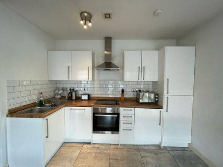 2 bedroom flat to rent - Photo 5