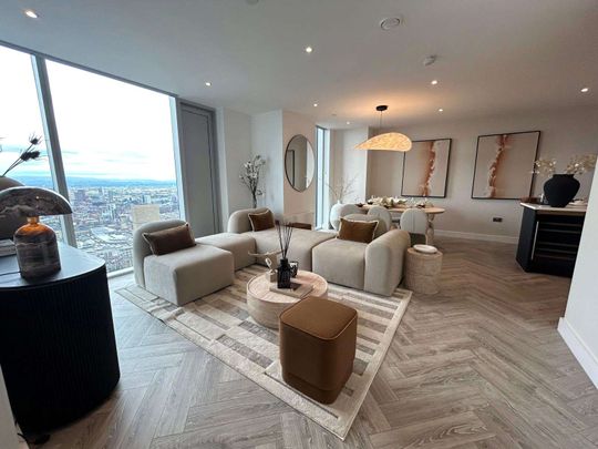 Stunning Fully Furnished Three Double Bedroom Penthouse Apartment with Amazing facilities in the Exclusive Cortland Development, Colliers Yard. - Photo 1