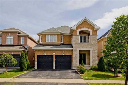 For Lease - 22 Aladdin Crescent, Richmond Hill, Ontario - Photo 2