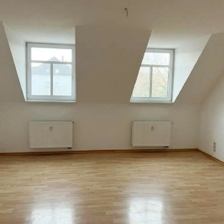 CHARMANTE DACHGESCHOSSWOHNUNG MIT VIEL PLATZ - Photo 4