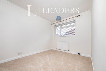 3 bedroom house to rent Bridgefield Close, Colchester, CO4 - Photo 3