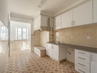 Apartment in good condition 3 bedrooms for rent Avenida de Madrid Areeiro Lisboa - 3rd floor, kitchen - Foto 3