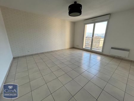 Location Appartement 3 pièces 64m² ST AUBIN LES ELBEUF 76410 - Photo 2
