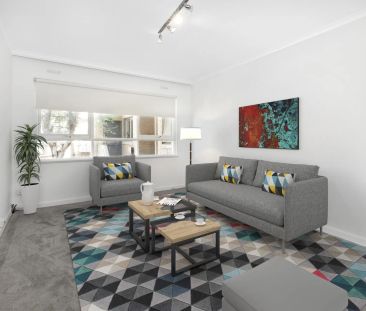 Stylish One-Bedroom Apartment in the Heart of Elwood - Photo 1