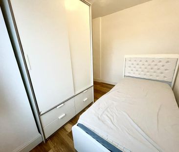 3 bedroom terraced house to rent - Photo 6