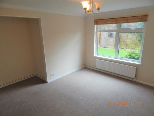 Sandhurst Close, Redditch - Photo 1