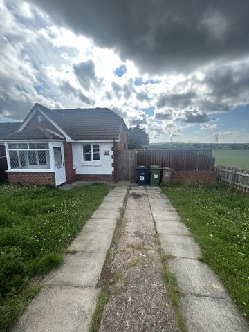 2 bedroom semi-detached bungalow to rent - Photo 3