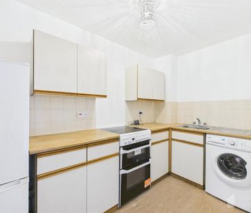 Studio to rent - Photo 3