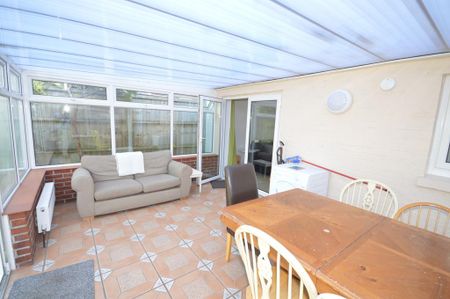 6 bedroom detached house to rent - Photo 2