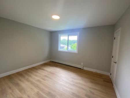 Three Bedroom Townhouse - Photo 2