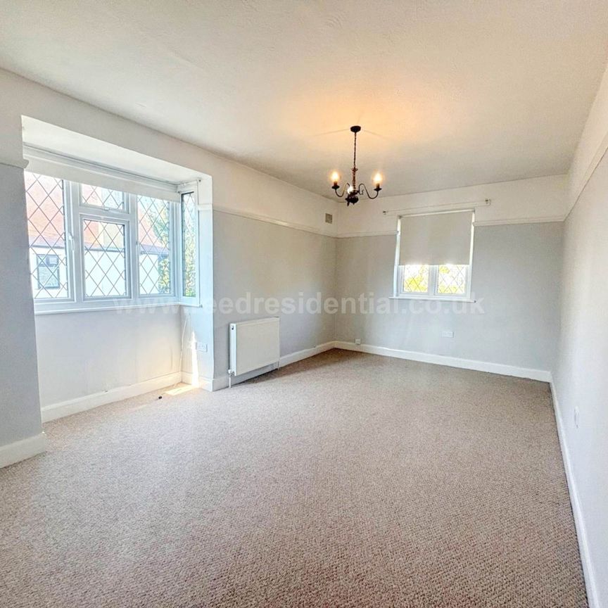 Canewdon Road, Westcliff On Sea - Photo 1