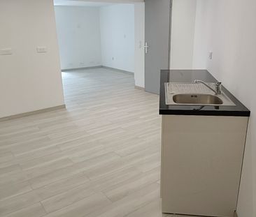 Un appartement en rez-de-chaussée - ANICHE - Photo 4