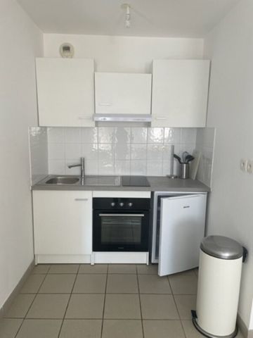 Location Appartement 2 pièces 44m² ST PIERRE DU MONT 40280 - Photo 4