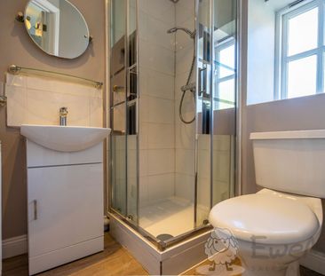 3 Bedroom - Photo 6