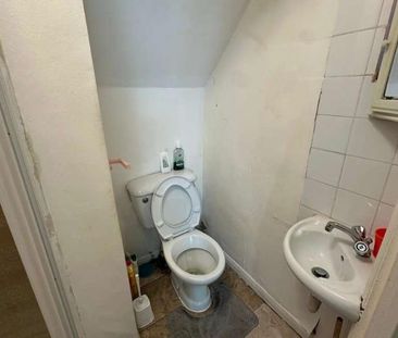 Studio, Eastcote Lane, HA2 - Photo 4