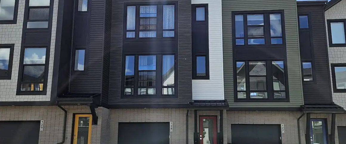 Rutherford 2 Bed 2.5 Bath Furnished Townhouse with Garage NOW FOR RENT! — 2 Bedrooms Townhouse - Photo 1