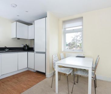 2 bedroom flat to rent - Photo 4