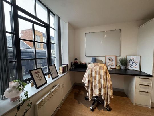 Studio to rent - Photo 1