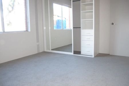 “Spacious Two-Bedroom Apartment” - Photo 3