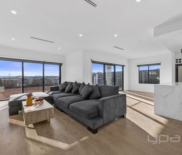 4 BEDROOM LUXURY HOME - Photo 1