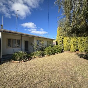 NEAT TWO BEDROOM COTTAGE IN GREAT LOCATION - Photo 2