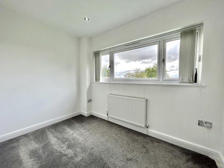 4 bedroom detached house to rent - Photo 3