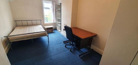 4 bedroom house to rent - Photo 2