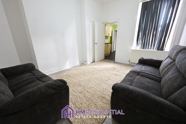 3 bedroom flat to rent - Photo 1